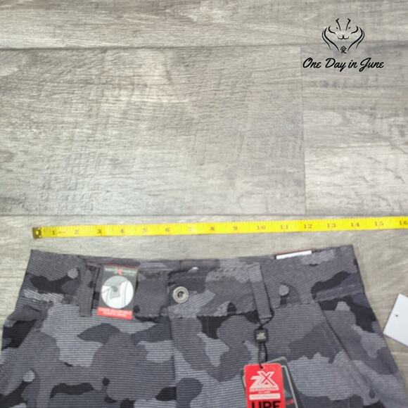 Xersion Camo Print Performance Shorts Size 14 - Picture 3 of 7